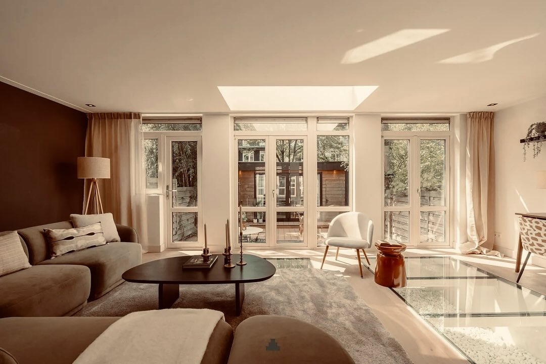 🤍For sale: this stunning and spacious double ground-floor apartment of approximately 150 m² featuring three bedrooms and a...